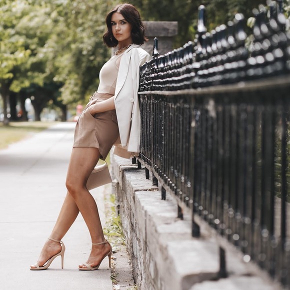 High Rise Belted Shorts - Picture 3 of 12